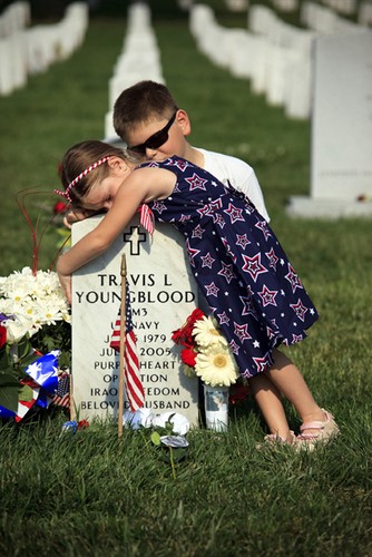 When a service member doesn't come home, lives are changed 𝗳𝗼𝗿𝗲𝘃𝗲𝗿. Today we honor those who made the 'ultimate sacrifice' for our country. Freedom isn't free for all. I'm so thankful for the freedoms we get to enjoy because of those before us. 🇺🇸
#MemorialDay #FallenHeros