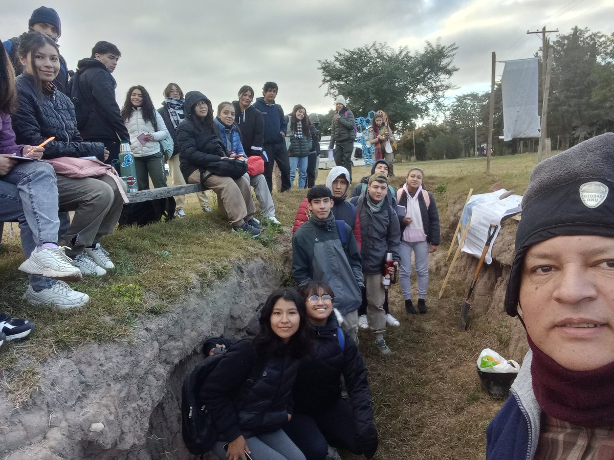RaulCaceresDiaz's tweet photo. Formando #RRHH calificado para trabajar el el #campo #INTASalta #UNSA #calicata #suelos #FuturosAgronomos https://t.co/7dL0kK9qO2