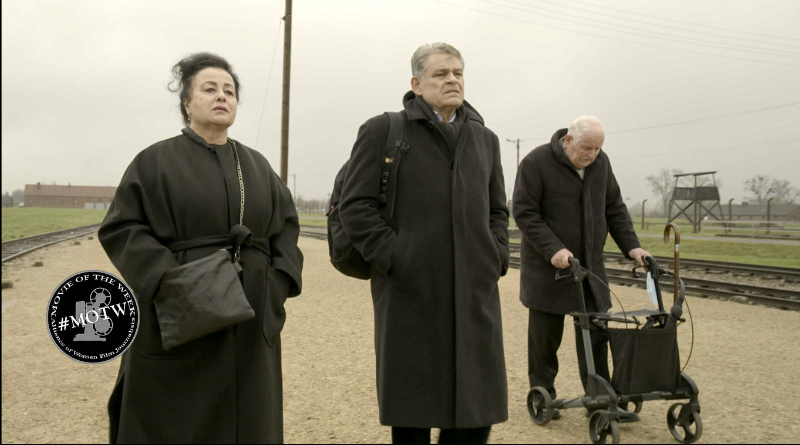 The <a href="/AWFJ/">Alliance of Women Film Journalists</a> MOVIE OF THE WEEK is #TheCommandantsShadow, extraordinary @fathomevents doc from #DanielaVolker. 87 year old son of Auschwitz boss Rudolf Hoss meets camp survivors and faces his father’s legacy.  View with
<a href="/ZoneOfInterest/">The Zone of Interest</a>. Our experts review: awfj.org/blog/2024/05/2…