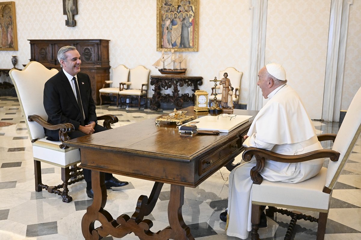 ¿Que le acaba de decir Abi al Papa Francisco?
Solo respuestas incorrectas (respetuosas por supuesto)