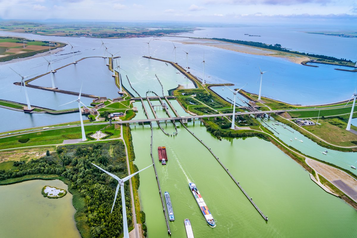 Rijkswaterstaat Zakelijk
<a href="/RWSzakelijk/">Rijkswaterstaat Zakelijk</a>
Rijkswaterstaat gunt renovatie Krammersluizen aan combinatie @ZEEKR, een samenwerkingsverband tussen hoofdaannemer @BESIX en haar partners BESIX @Unitec, <a href="/Croonwolterdros/">Croonwolter&dros</a>, <a href="/Demako/">Austin Maynor</a>, @Iemants en <a href="/BoschRexroth/">Bosch Rexroth</a>. bit.ly/3Xg6YW7