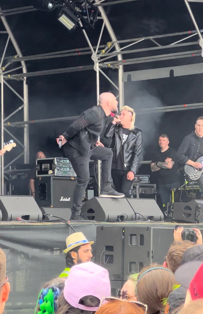 I_am_jack23's tweet photo. @TheBlackout @SlamDunkMusic https://t.co/LFEWXu88Fi