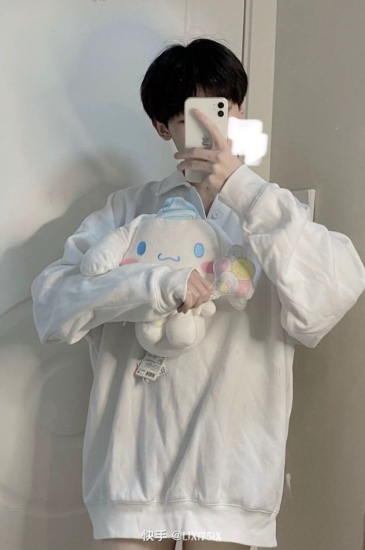 In his soft cinnamoroll mode. ♡