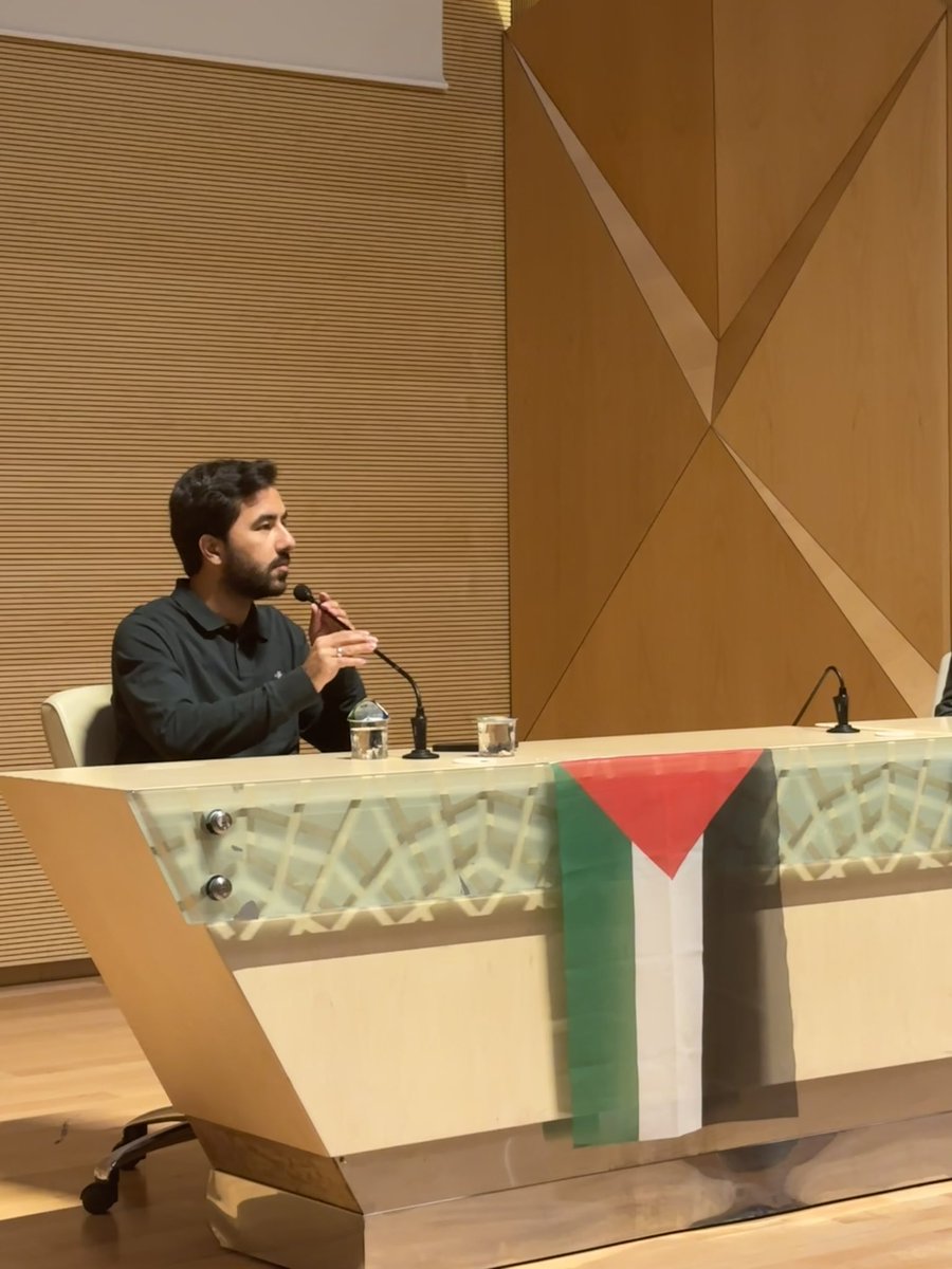 Bugün <a href="/bilgivedegerler/">BİLGİ VE DEĞERLER</a>’in ev sahipliğinde düzenlenen “Cv’de Olmayan Hayatım” serisinin konuğu olarak Marmara İlahiyat’taydık. Arkadaşlar sordu ben cevapladım, çok keyifli bir program oldu. Organizasyonda emeği geçen herkese teşekkür ederim.