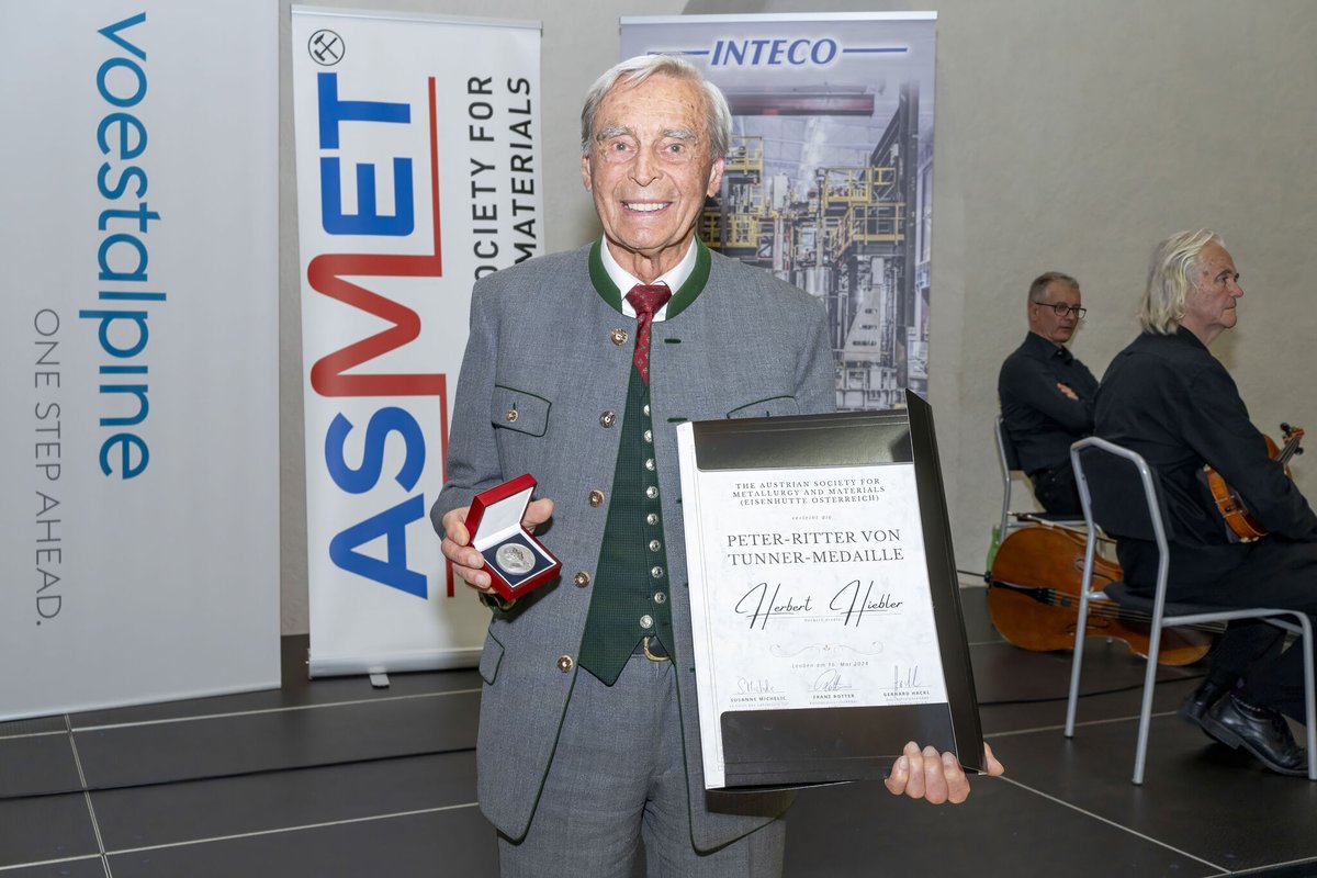 Incus3D's tweet image. We at #incus3d congratulate Prof. Hiebler for receiving the prestigious ASMET&apos;s  Peter Ritter von Tunner Medal for his exceptional contributions to the field of metallurgy!  We are especially proud that this year, the medal was produced using our cutting-edge LMM process. #asmet