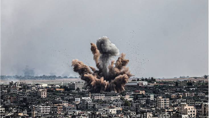 24 Mayıs 2024 tarihinde @CIJ_ICJ, İsrail aleyhine açılan soykırım davasında İsrail'in Refah'a yönelik askeri operasyonlarını durdurmasını da içeren ek ihtiyati tedbir taleplerine ilişkin kararını açıklamış, İsrail’in Refah’taki askeri saldırılarını derhal durdurmasına hükmetmişti