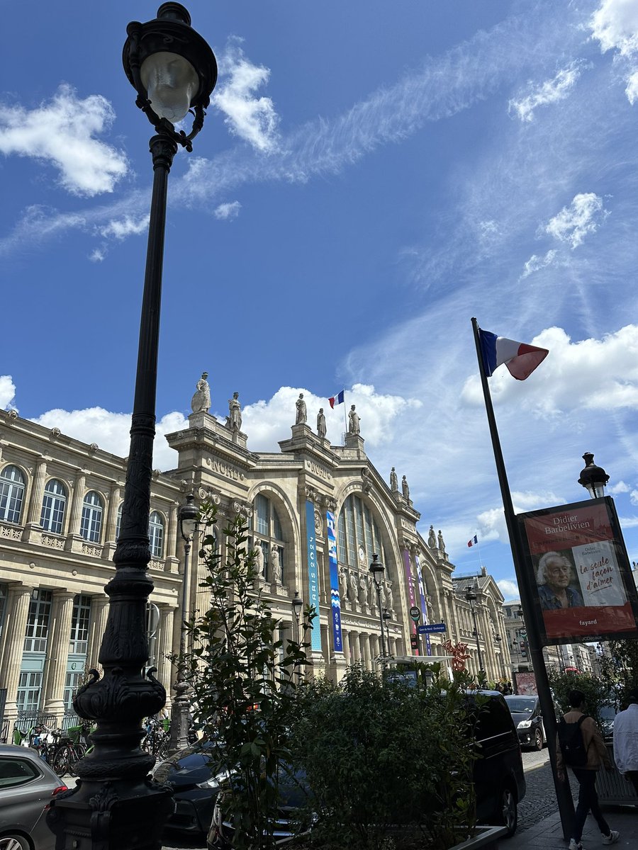 ロンドン、パリへ買い付け中ですが、後ほどライブ配信を致します
買い付けたばかりのアンティークをご紹介します
日本時間23時スタート予定ですのでお楽しみに
ジュエリーもドールも沢山ありますよ

2024-5-27 23時スタート予定

youtube.com/live/U-Kz8nV9Z…