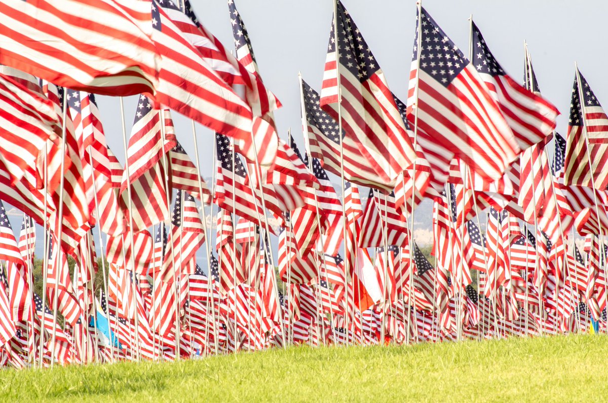 On Memorial Day, we remember and honor those who made the ultimate sacrifice while serving our country. Home of the free because of the brave. #MemorialDay #RememberAndHonor 📸 David Everett Strickler 🇺🇸🇺🇸