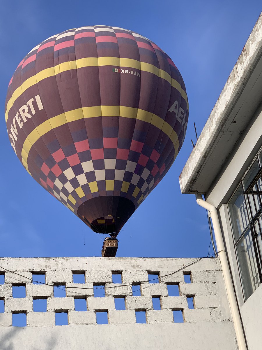 I’m sitting here on the exterior steps of Teotihuacan lab, trying to drink my coffee in peace and read about the philosophy of causation, and these balloons keep flying over, with their loud whooshing noise. @asuteolab @ASUBeingHuman