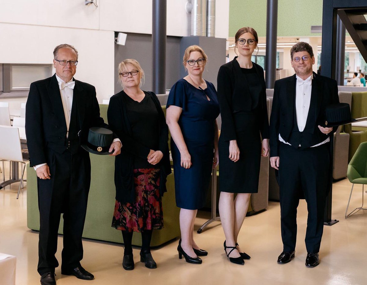 On Friday, Annika Kohvakka successfully  defended her PhD thesis about lncRNAs in #prostatecancer @TampereUniMET, with @guido_jenster as opponent. Congratulations! I was proud to co-supervise the work with @TVisakorpi and Kati Kivinummi. Photo: Sonja Mäntylä