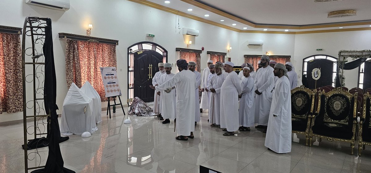 ma943601's tweet photo. تحت رعاية الشيخ عبدالمطلب بن عبدالله بن محمد  الراشدي نائب والي خصب أقام مكتب الأوقاف والشؤون الدينية بولاية خصب  المعرض التوعوي ( نسك)  في مقر جمعية المرأة العمانية بخصب ويستمر  يومين لشرح مناسك الحج. https://t.co/YBsRPsQIOg