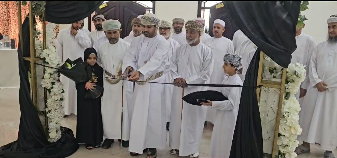 ma943601's tweet photo. تحت رعاية الشيخ عبدالمطلب بن عبدالله بن محمد  الراشدي نائب والي خصب أقام مكتب الأوقاف والشؤون الدينية بولاية خصب  المعرض التوعوي ( نسك)  في مقر جمعية المرأة العمانية بخصب ويستمر  يومين لشرح مناسك الحج. https://t.co/YBsRPsQIOg