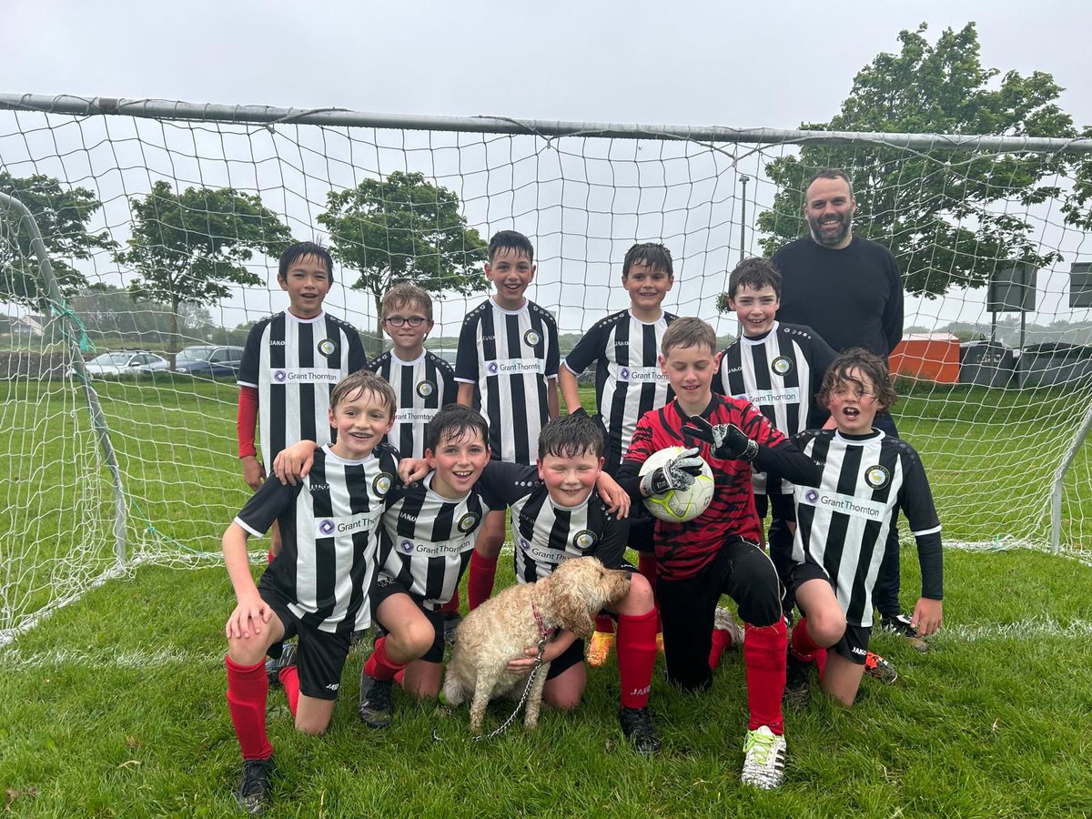 ⚽️ | 𝐖𝐡𝐚𝐭 𝐀 𝐒𝐞𝐚𝐬𝐨𝐧! Our U10’s finished up their very successful season yesterday 👊 A brilliant group , full of energy every week and improving as they go!🤍🖤 Well done to all involved 👏 #HCFC #Respectallfearnone