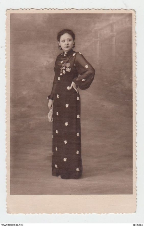 _Pho_Ngan's tweet photo. Trương Phụng Hảo (Phùng Há) (1911-2009) - One of the famous singers and one of the pioneers in the early traditional "Cai Luong" music and theater arts in Vietnam.💁‍♂️ https://t.co/V8qQX7siHN