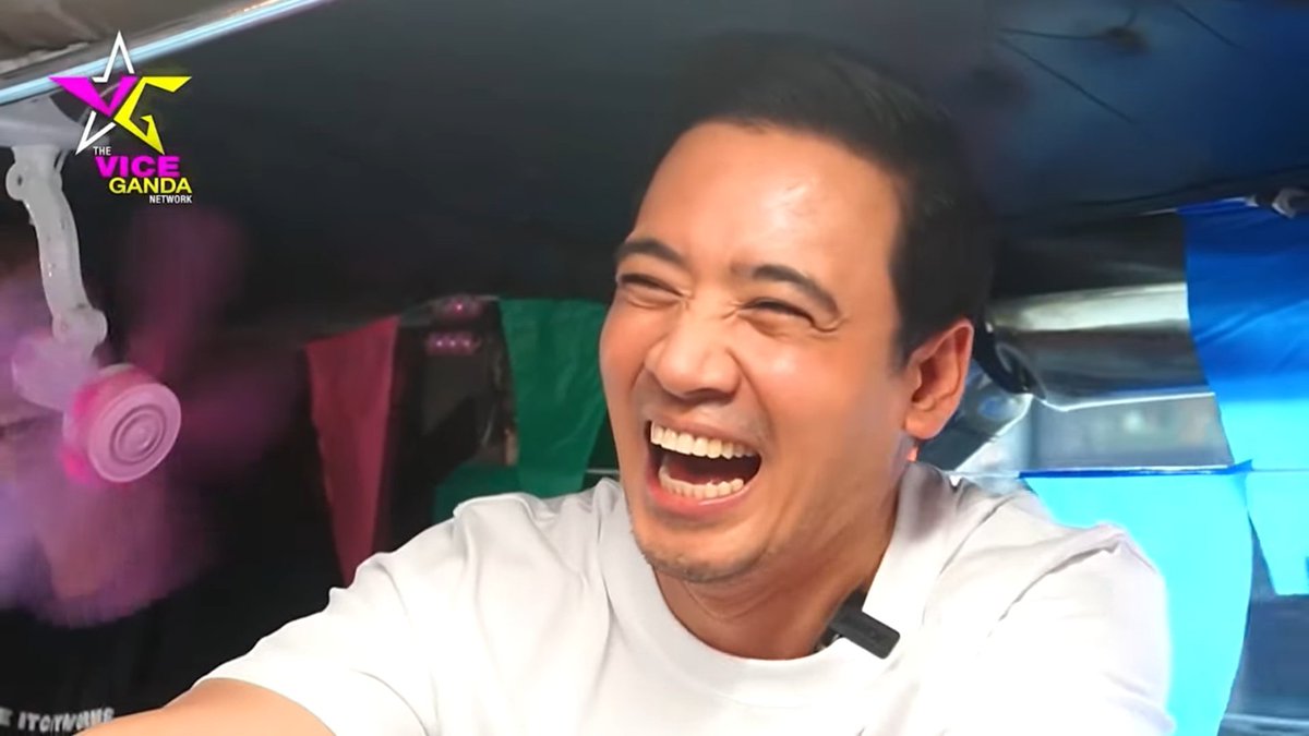 dailyjayvz's tweet photo. Aminin nyo ganitong-ganito harutan nyo pag may kakilala kayo sa jeep. #VJeepPool
Vice Ganda x Erik Santos https://t.co/a7XcwJUQcu