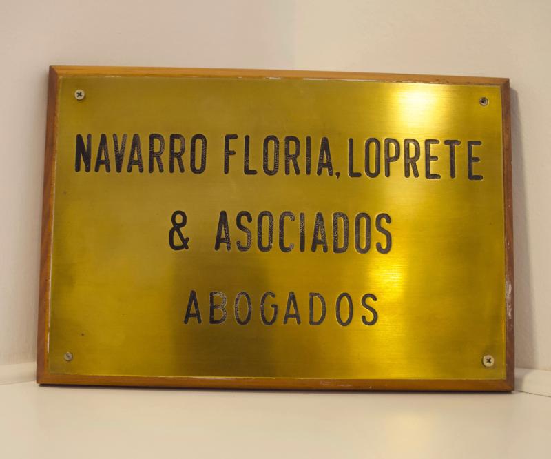 marceloloprete's tweet photo. En este desafiante país en que nacimos y en el que vivimos, y en el ambiente jurídico, seis lustros es un periodo de tiempo no menor. El haberlo transitado y seguir en la misma empresa me lleva naturalmente a realizar algunas reflexiones, que desgranaré: https://t.co/KE1JtSJ2r7 https://t.co/A9D9HT8CJC