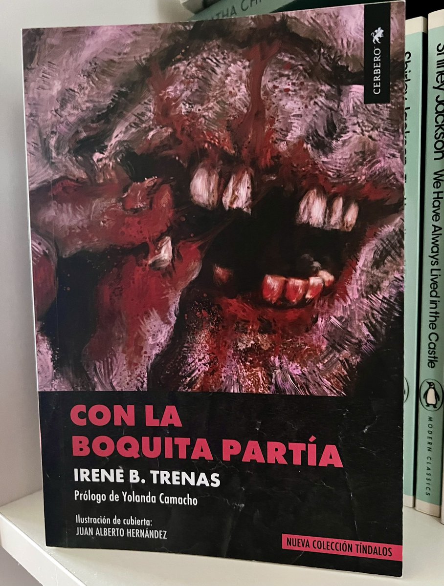 ESjrgomez's tweet image. “Con la boquita partía”. Vaya caramelito. @Andraster tiene aquí un clásico de terror rural andaluz (🙌🏼) que transciende con facilidad gracias a un rico elenco de personajes y la figura inolvidable del Mellao. Súmale a eso la grotesca y genial portada de @juanalbertohr.