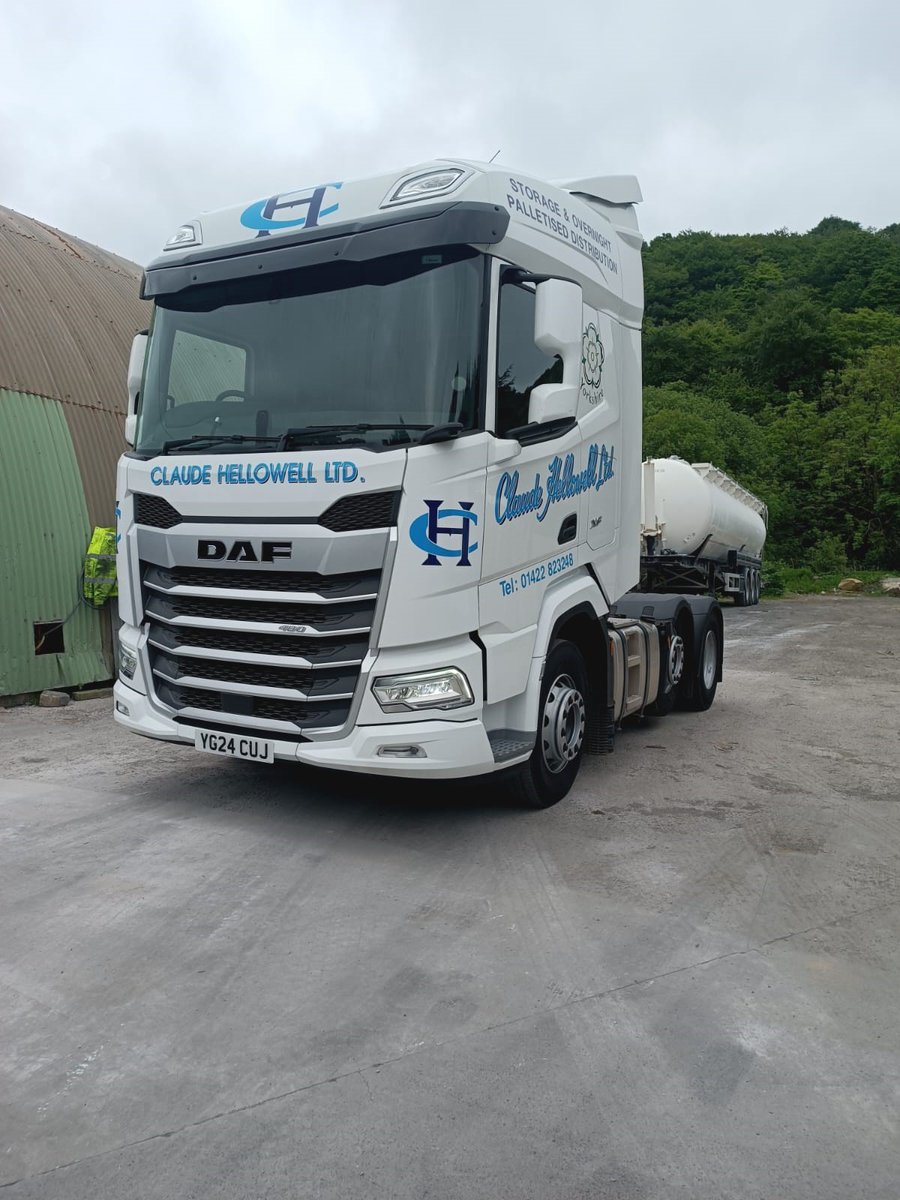 Claude Hellowell Limited receive their first New Generation DAF! 🤩 This stunning DAF XF 480 FTG was supplied by Stephen and Richard at Motus Commercials Huddersfield and has been placed on a 5 year repair and maintenance plan at the dealership. 🛣️ #NewGenerationDAF #DAFXF