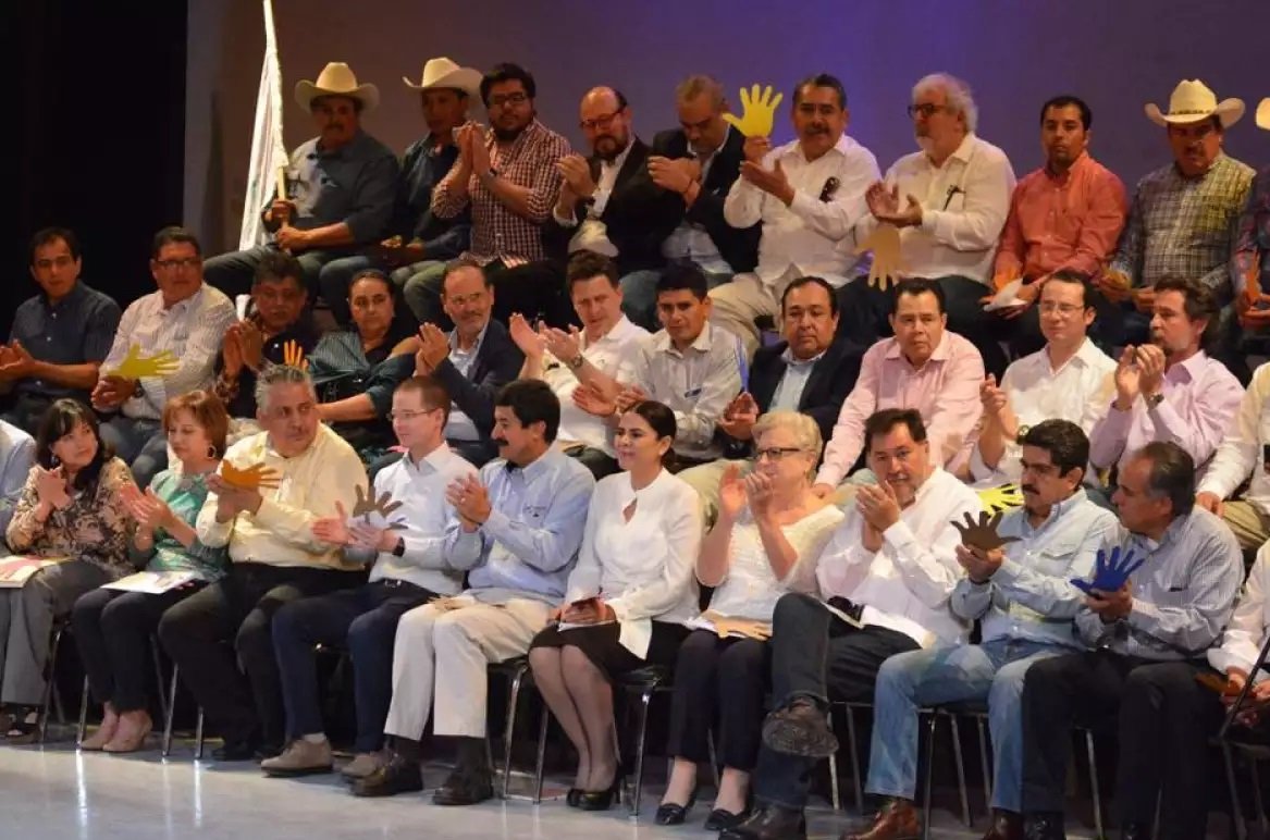 Tips en Cascada 27 de mayo 2024

* Encuestas: verdadero rostro 

* El reclamo de Andrea Chávez 

* Maru, en cierre de Guanajuato 

* Acosta Naranjo pasa sobre JC

* Religión y su peso contra la 4T

omnia.com.mx/noticia/323692/