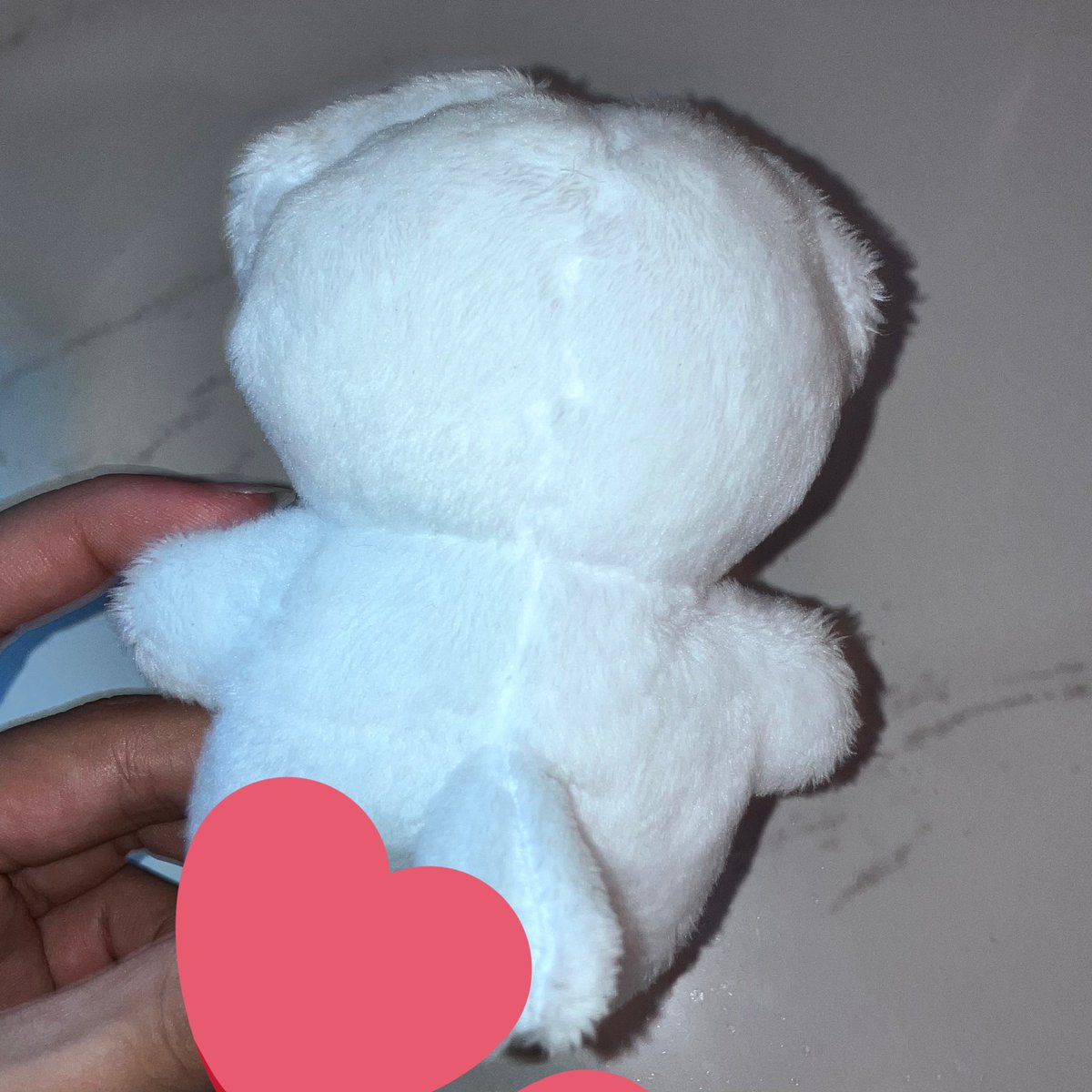 요청하신 멍뾰 실물 앞뒤 사진입니다 ‼

제가 사실 사진을 그렇게 잘 찍는 편이 아니라 실물의 귀여움이 다 담기지 못하였습니다 🥲
바이오에 있는 해시태그를 누르시면 다른 분들께서 올려주신 멍뾰를 보실 수 있으니 참고 부탁드립니다 :3