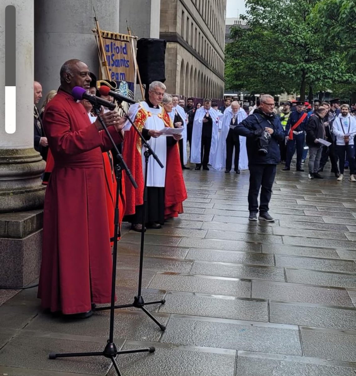 Whitwalks today at St Peter’s Square! Thank the Lord for sunshine much of the time!