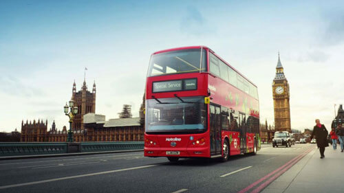 🚗 Last week, @BYDCompany launched the BD11, a new EV double-decker bus customized for the UK. It can accommodate up to 90 passengers and features BYD's latest blade batteries with a capacity of up to 532 kWh, highlighting their commitment to green travel.