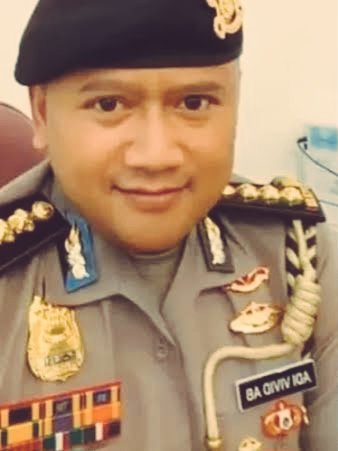 KENAPA AYAH EKI YG SEORANG POLISI,BUNGKAM KETIKA ANAKNYA DI BUNUH?
KARENA PANGKAT IPTU RUDIANA MASIH DIBAWAH KOMBES POL ADI VIVID AGUSTIADI BACHTIAR.

KABARNYA POLDA JABAR MENGHAPUS 2 DPO KASUS VINA KARENA ADA DESAKAN DARI SEORANG BRIGJEN YG SAAT INI BERTUGAS DI POLDA DIY.
😬😬😬