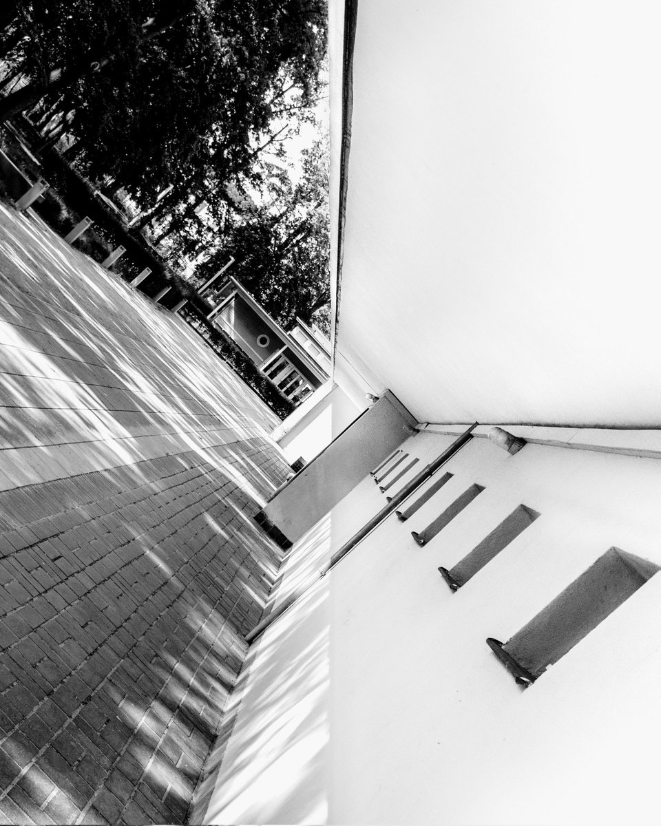 andrzejlaban's tweet photo. #bnw #bnwphotography #angle #architecture #blackandwhite #modern #urban #urbanphotography #urbanjungle #monochrome #prlstyle #photography https://t.co/NCs4aCdRQI