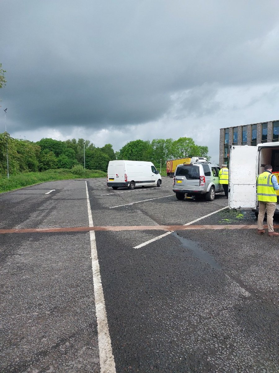 #StirlingRP carried out a Multi Agency road check at Craigforth and the following offences were detected: 2 x No MOT 1 x No Insurance and vehicle seized 3 x VDRS tickets for multiple lighting/tyre offences @ScottishEPA issued fines to 2 drivers and served paperwork on another