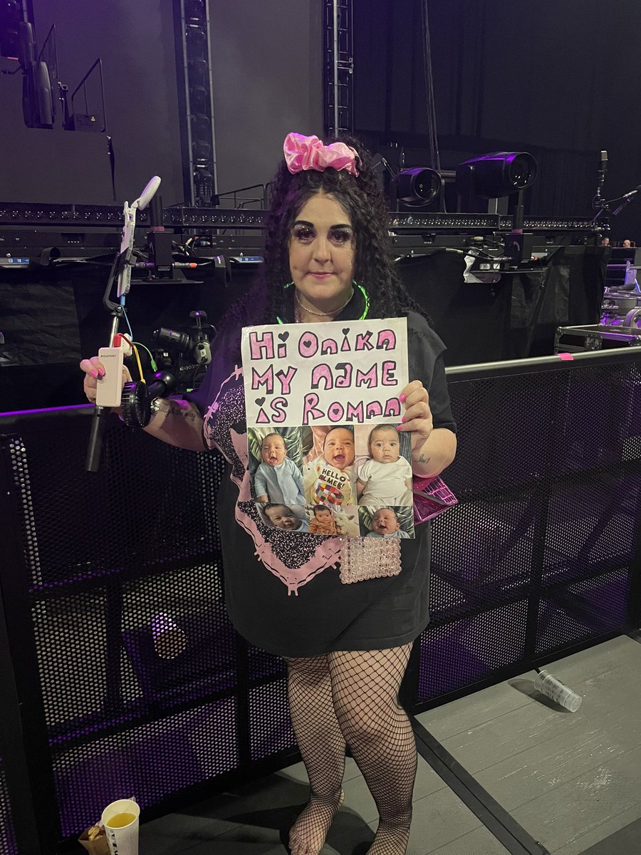 I met this beautiful barb at the Manchester date who named her son Roman &amp; she really wants you to see. 🥺🫶🏽 <a href="/NICKIMINAJ/">Nicki Minaj</a>