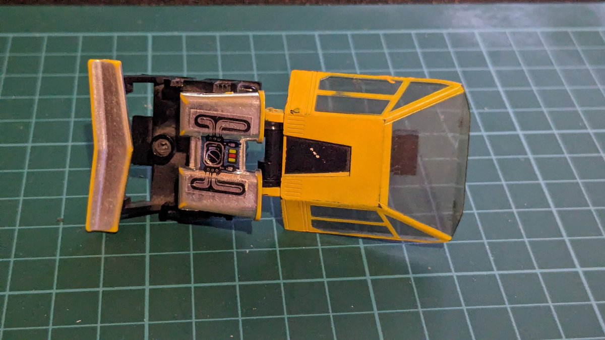 TheSwishPop's tweet photo. I don't know what you were doing at 1:30 AM last night, but I was restoring at G1 Sunstreaker! LOL
#transformers #hasbro #actionfigures #toylife #toys https://t.co/sEFjXgsmja