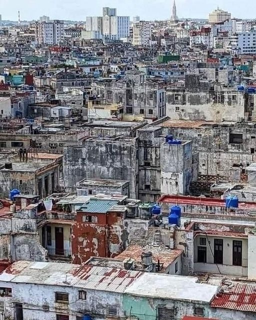 MackyArenas's tweet photo. Esta es La Habana, luego de 62 años del degredo socialista-comunista. Un crimen que no tendrán jamás cómo pagar... https://t.co/h7DTYzhwB9