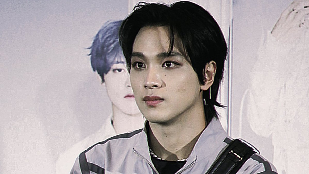 haechanprints's tweet image. haechan. ݁ ✮ ₊ *