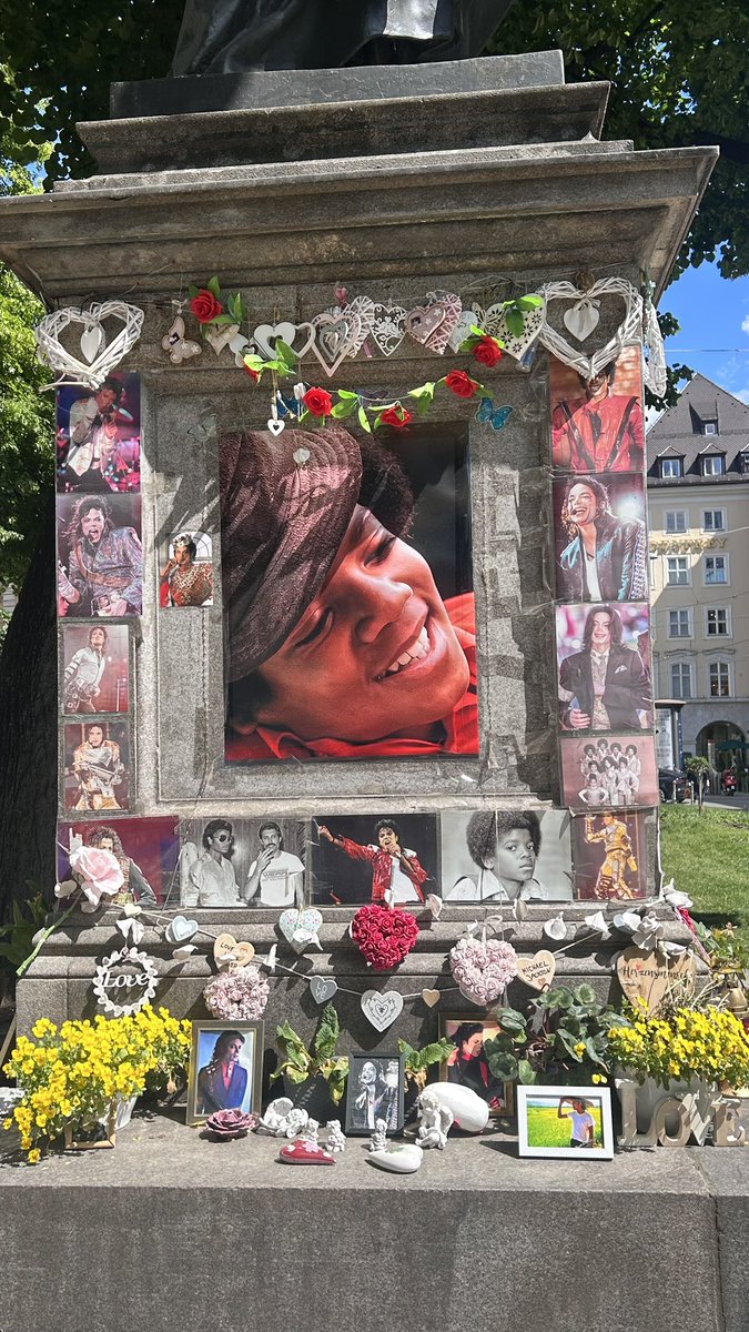 _MonicaJackson_'s tweet photo. A few days ago, I visited the memorials for MJ in Munich, Budapest and a suburb of Prague. I brought flowers and photos of him in the fields of Zhongshan, China（my favorite photo). I once lived in Zhongshan and specifically looked for places he had been to.#MichaelJackson #MJ https://t.co/UejzOpIqn8