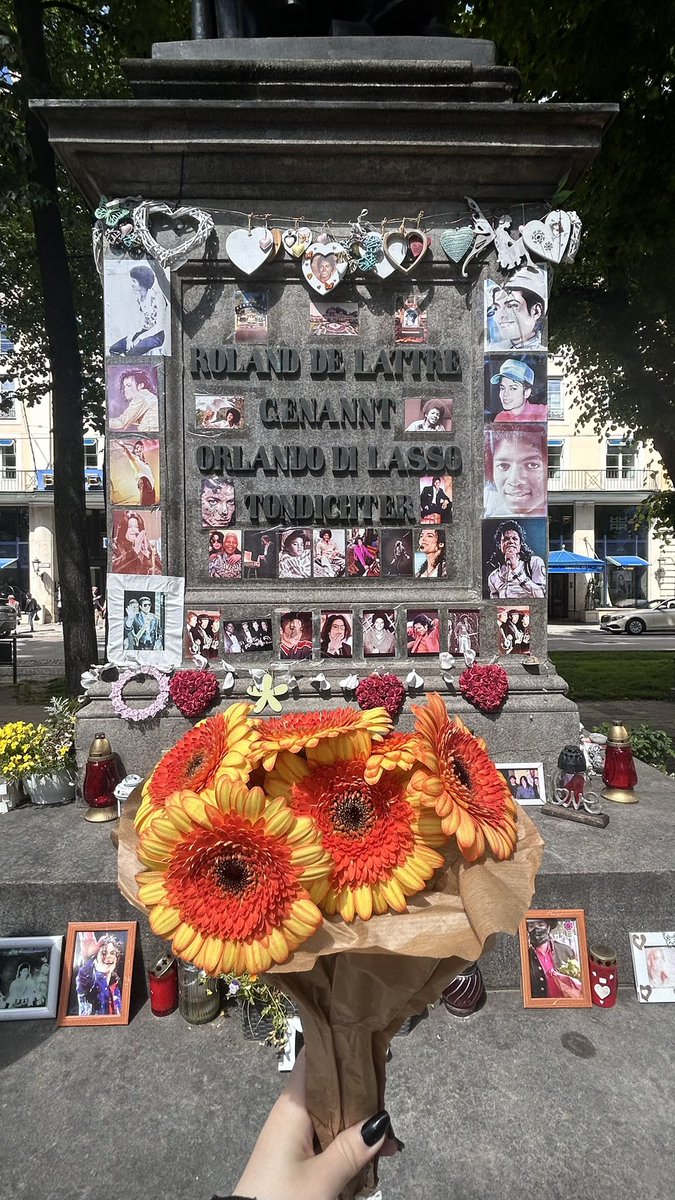 _MonicaJackson_'s tweet photo. A few days ago, I visited the memorials for MJ in Munich, Budapest and a suburb of Prague. I brought flowers and photos of him in the fields of Zhongshan, China（my favorite photo). I once lived in Zhongshan and specifically looked for places he had been to.#MichaelJackson #MJ https://t.co/UejzOpIqn8