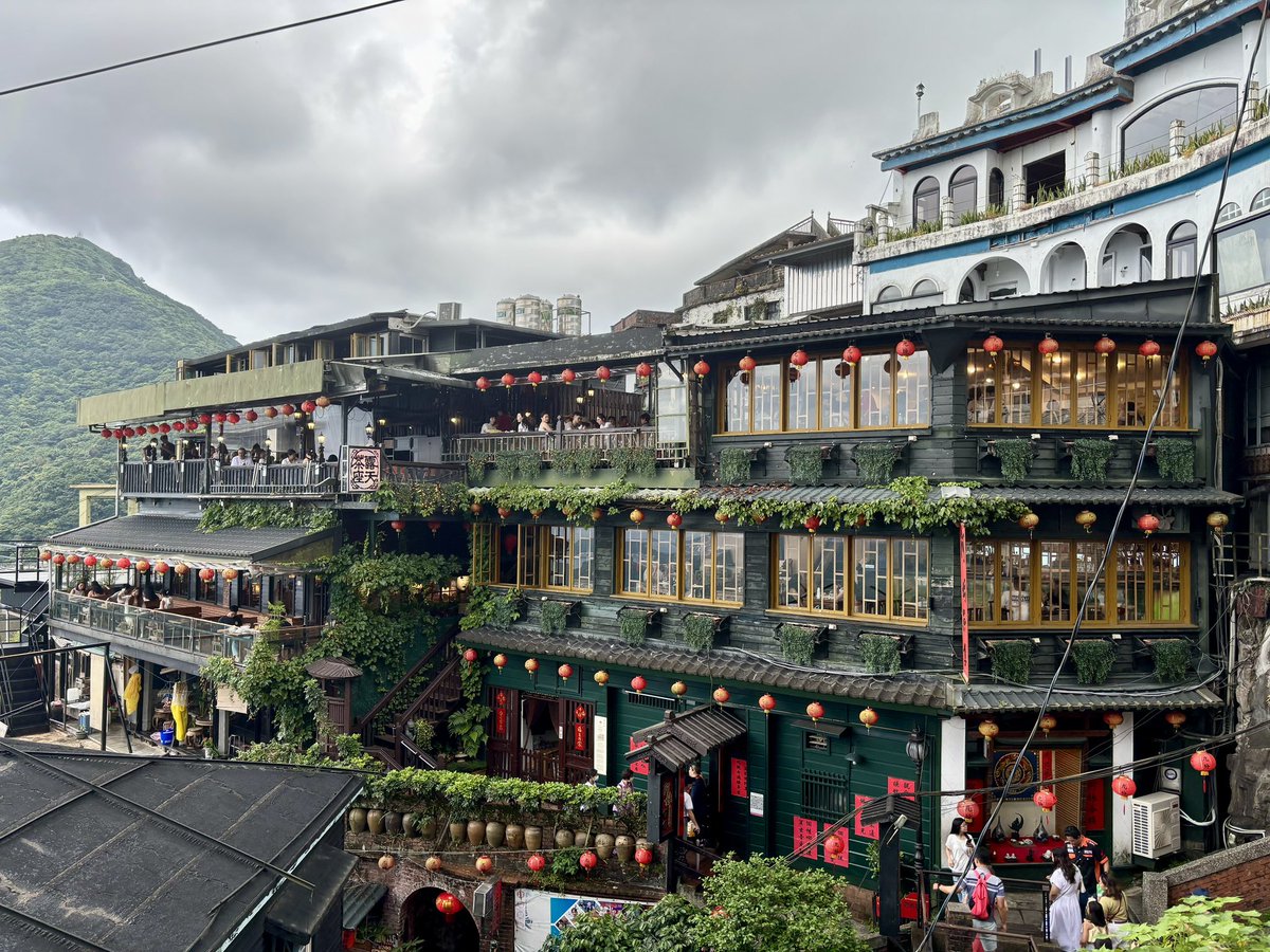 Warren Post tweet media