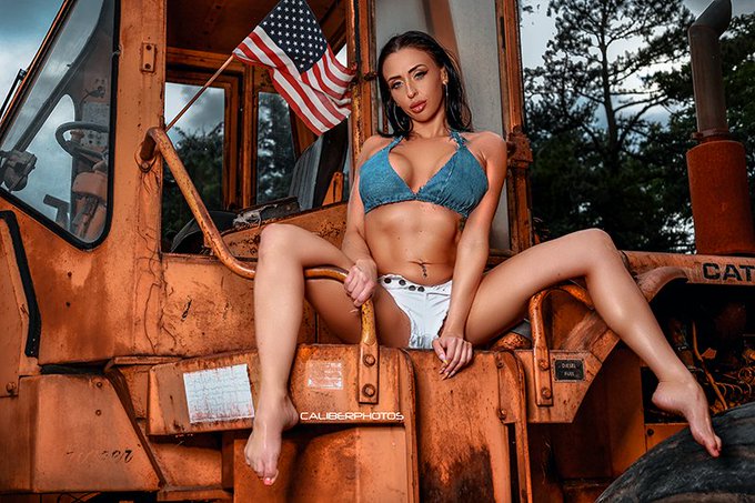 Happy Memorial Day https://t.co/sz52tJ6rN3