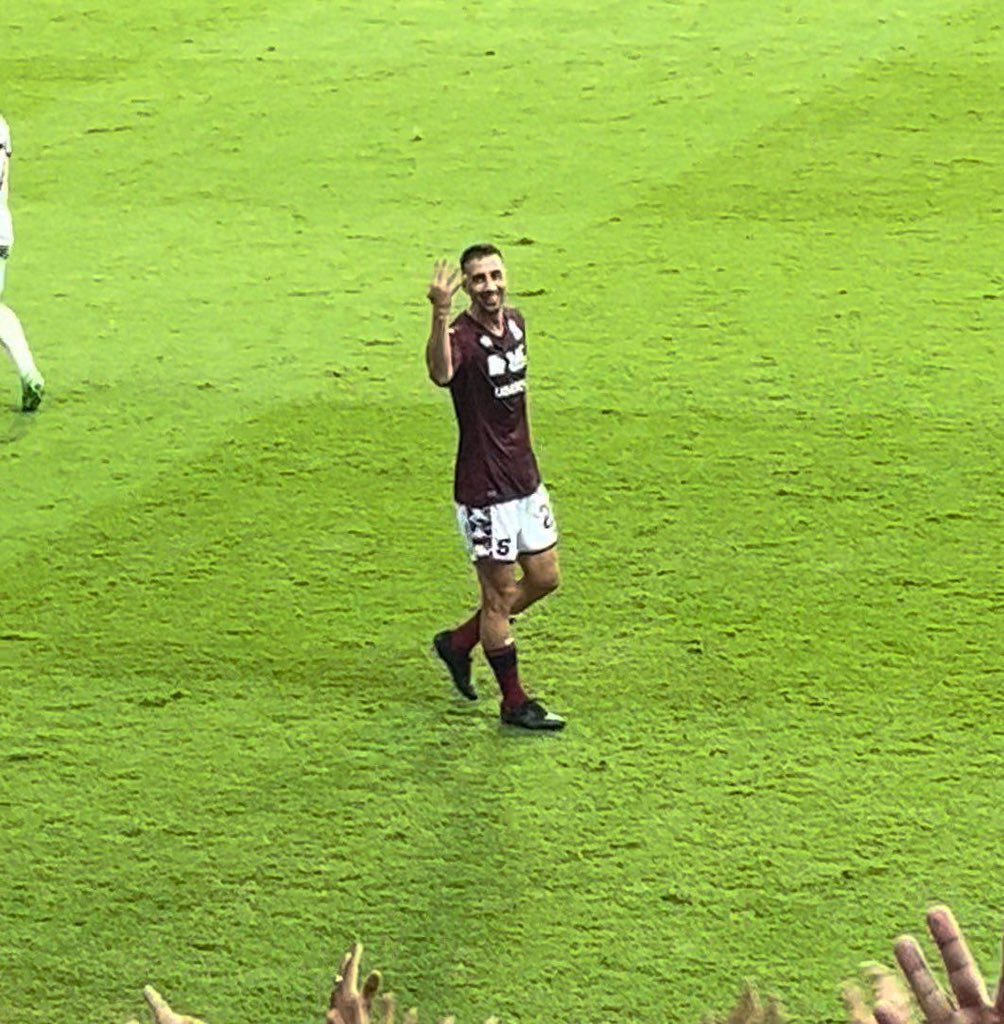 SaprissaOficial's tweet photo. Nos pasaron esta foto y tal vez no tiene mucha resolución pero es full calidad 😎😈🏆🏆🏆🏆 https://t.co/z6zrAU2Md2