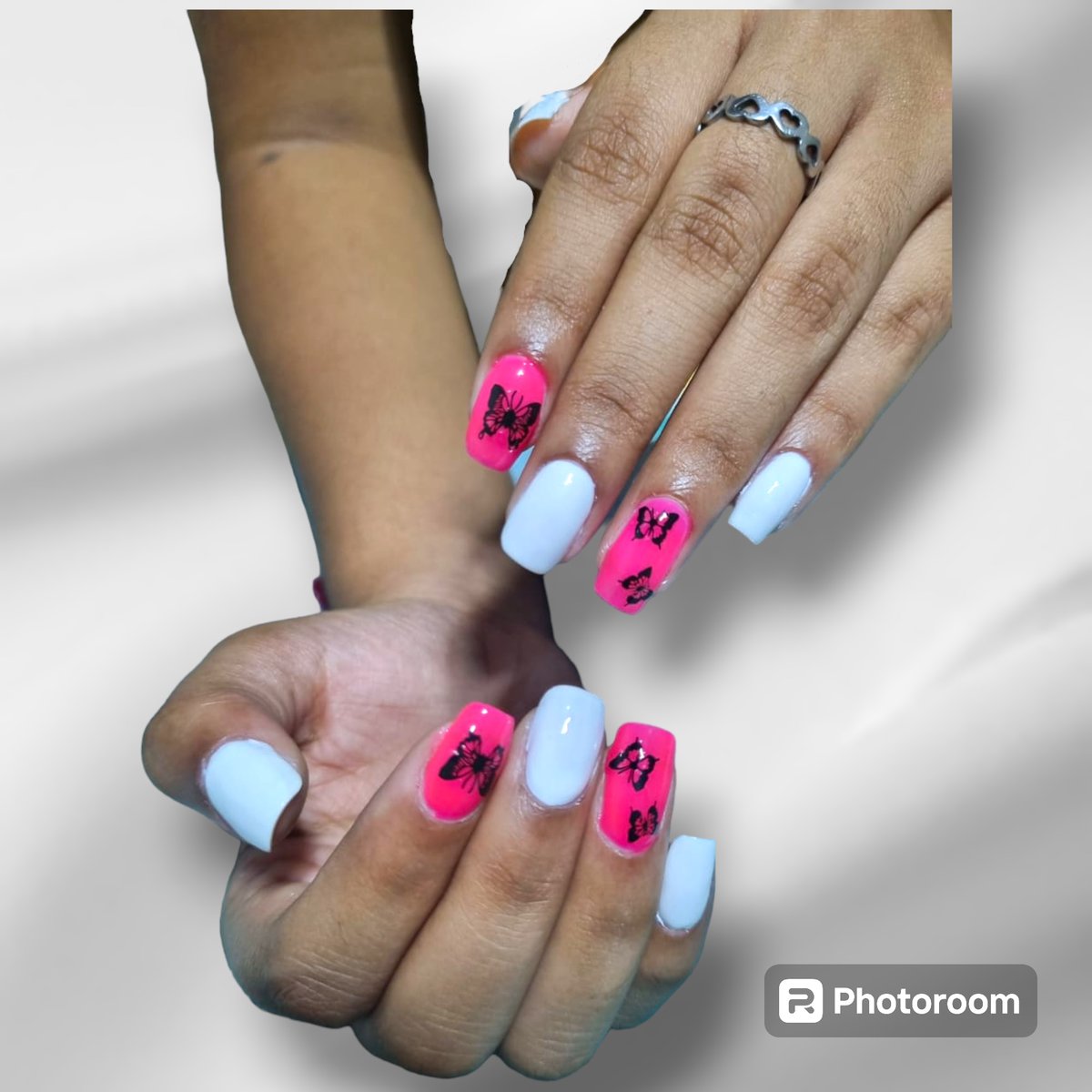 Gaby_nails_27's tweet image. Manicura rusa con esmaltado semipermanente ✨🩷🤍 

.
.
.
.

#Manicura #Rusa #Esmaltado #Monbray #Maxglow #Manicurista #Semipermanente #Servicios