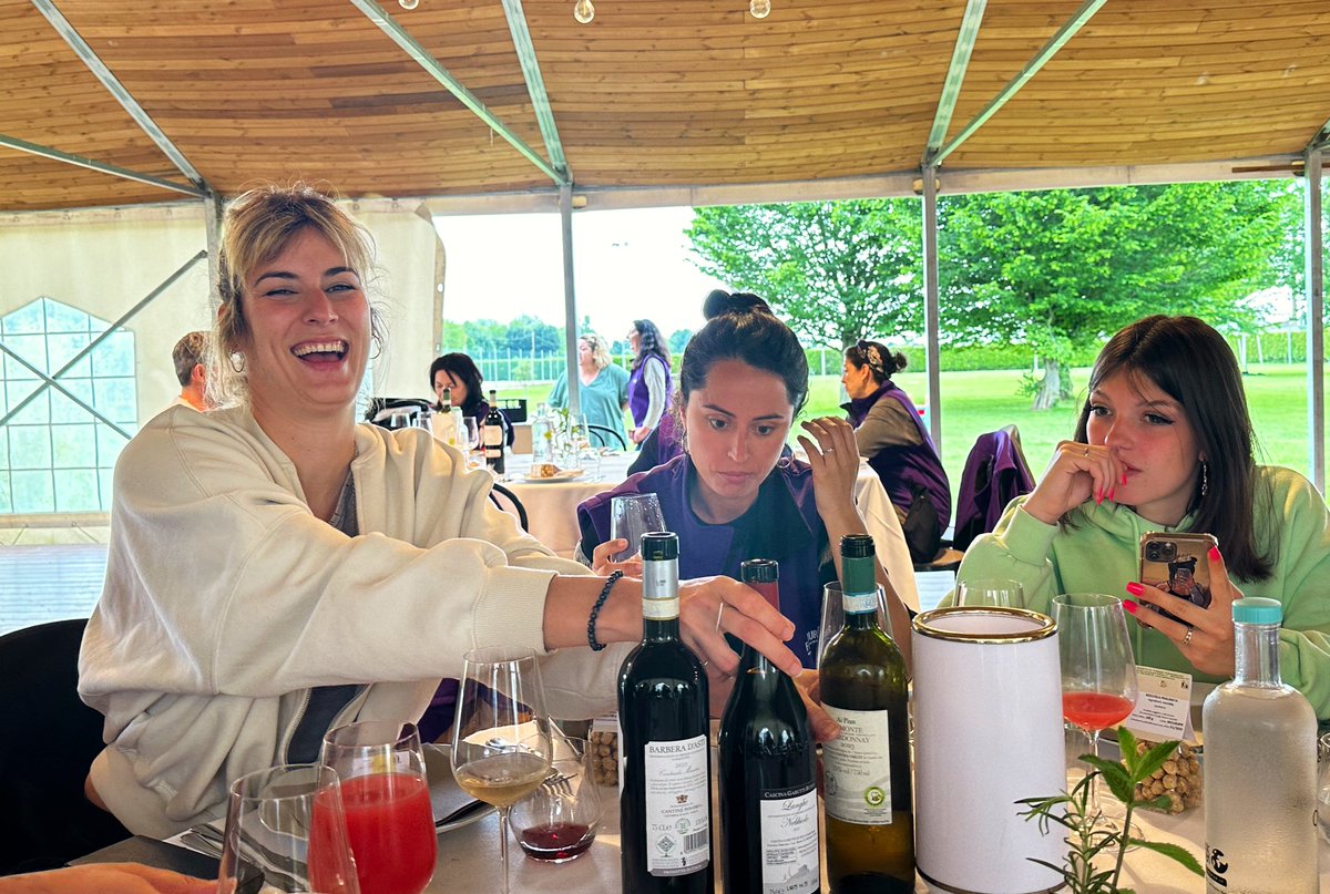 AnaCuevasIraola's tweet photo. 🚌 #FADEtourEuropa llega a None (Turín).

“Este tour en el que participamos 44 mujeres rurales de FADEMUR España, nos está permitiendo fortalecer las organizaciones con las que ya venimos trabajando en Bruselas���, Teresa López, presidenta @fademur.

Sigue #PlanAllenRural #Igualdad https://t.co/fxGYYLGuWl