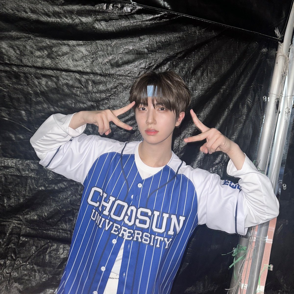 CRAVITY_twt's tweet photo. 오늘도 즐거웠다💙💙 
#원진 #조선대학교 https://t.co/mEY38fpSaJ