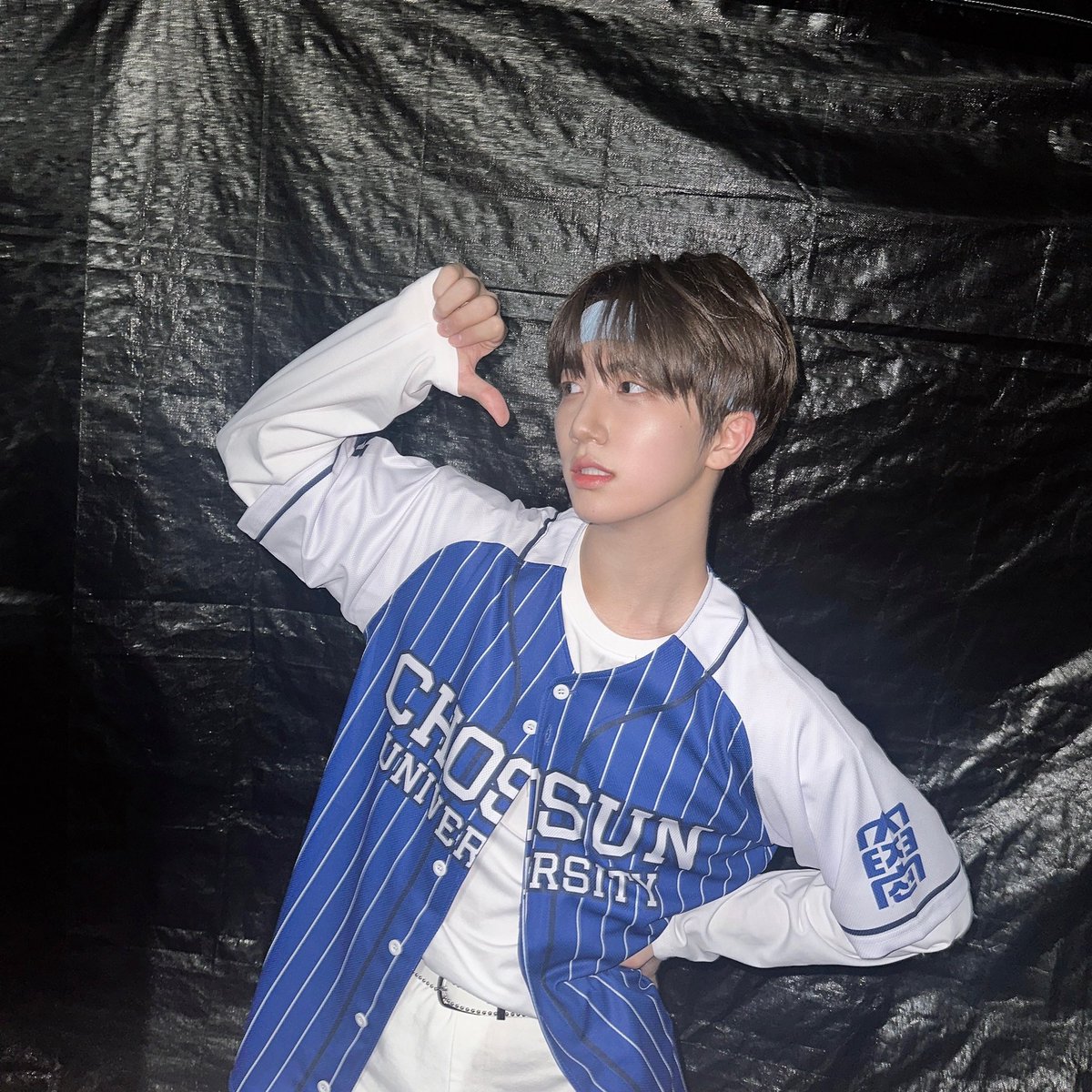 CRAVITY_twt's tweet photo. 오늘도 즐거웠다💙💙 
#원진 #조선대학교 https://t.co/mEY38fpSaJ