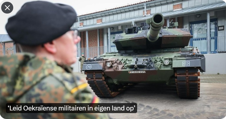 Als dienstplichtsoldaat deed ik mee aan NAVO-oefeningen in Duitsland. Nederland nam mee:
- 25000 blikjes bier
- 5000 liter rum
- 9000 flessen cola
maar geen munitie.

En nu gaan wij als NL Oekraïense soldaten trainen? We leren ze alleen zuipen in die halve dag dat ze overleven.🤡