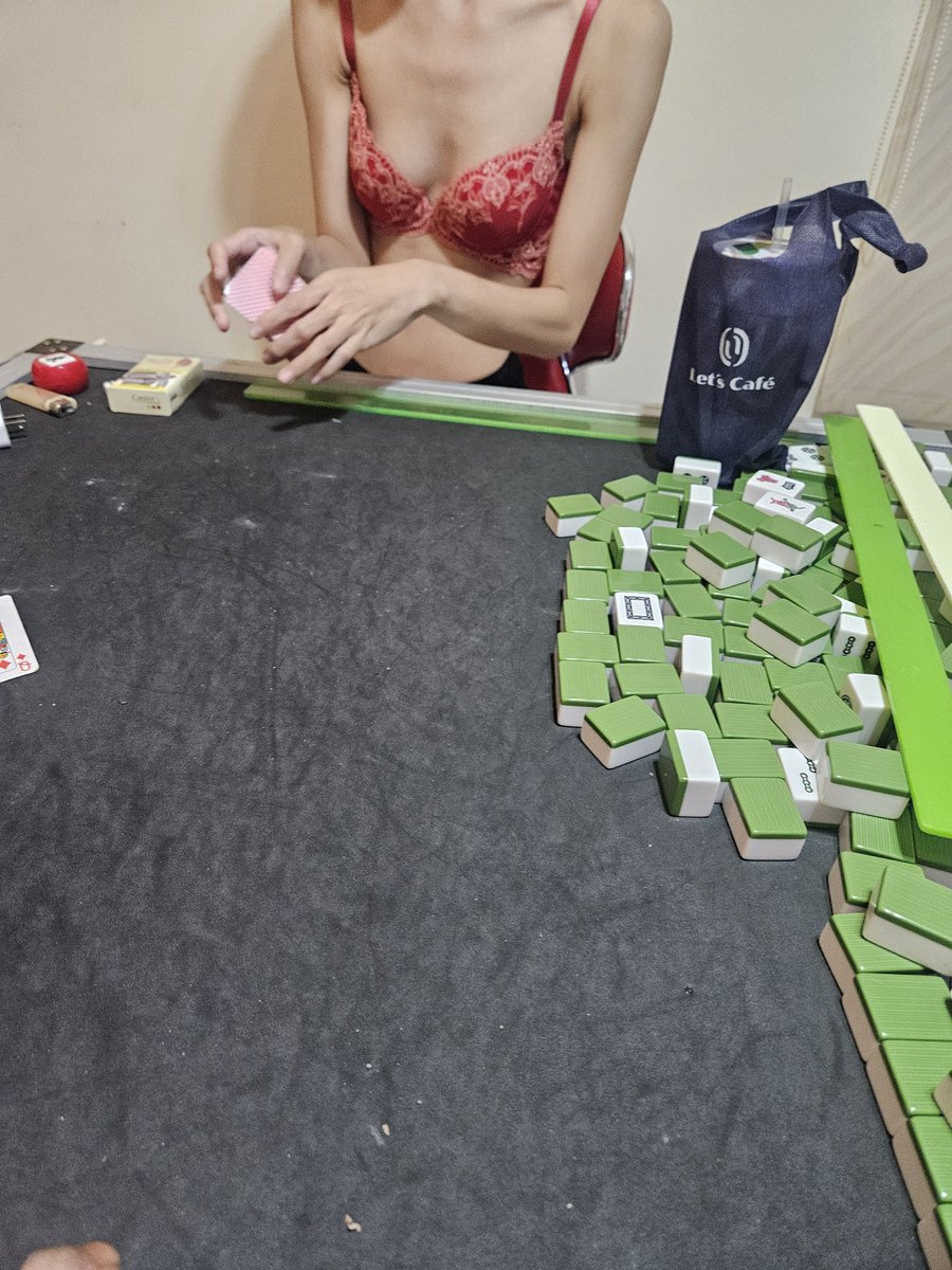 打麻將三缺1，徵一對情侶

單男需付費