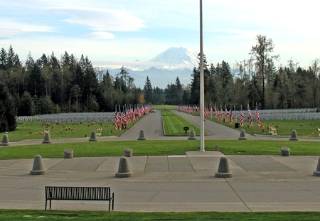Today @WADeptHealth offices are closed for Memorial Day, a time to honor those who have died in service to our country. (Photo: Tahoma National Cemetery in Kent, Washington)