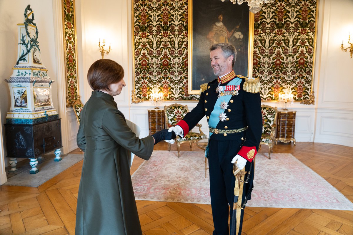 🇷🇸AMBASSADOR MIRJANA ZIVKOVIC PRESENTED THE LETTERS OF CREDENCE TO H.M. KING FREDERIK X 🇩🇰 Traditionally friendly ties b/w two peoples and bilateral relations for more than 1⃣0⃣5⃣ yrs. present foundation on which we will continue to build and deepen our cooperation 🇷🇸🤝🇩🇰