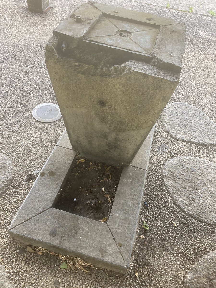 bbb_aka's tweet photo. 死んでる水飲み場ついに見つけた！ https://t.co/vL3wJ1x6i0