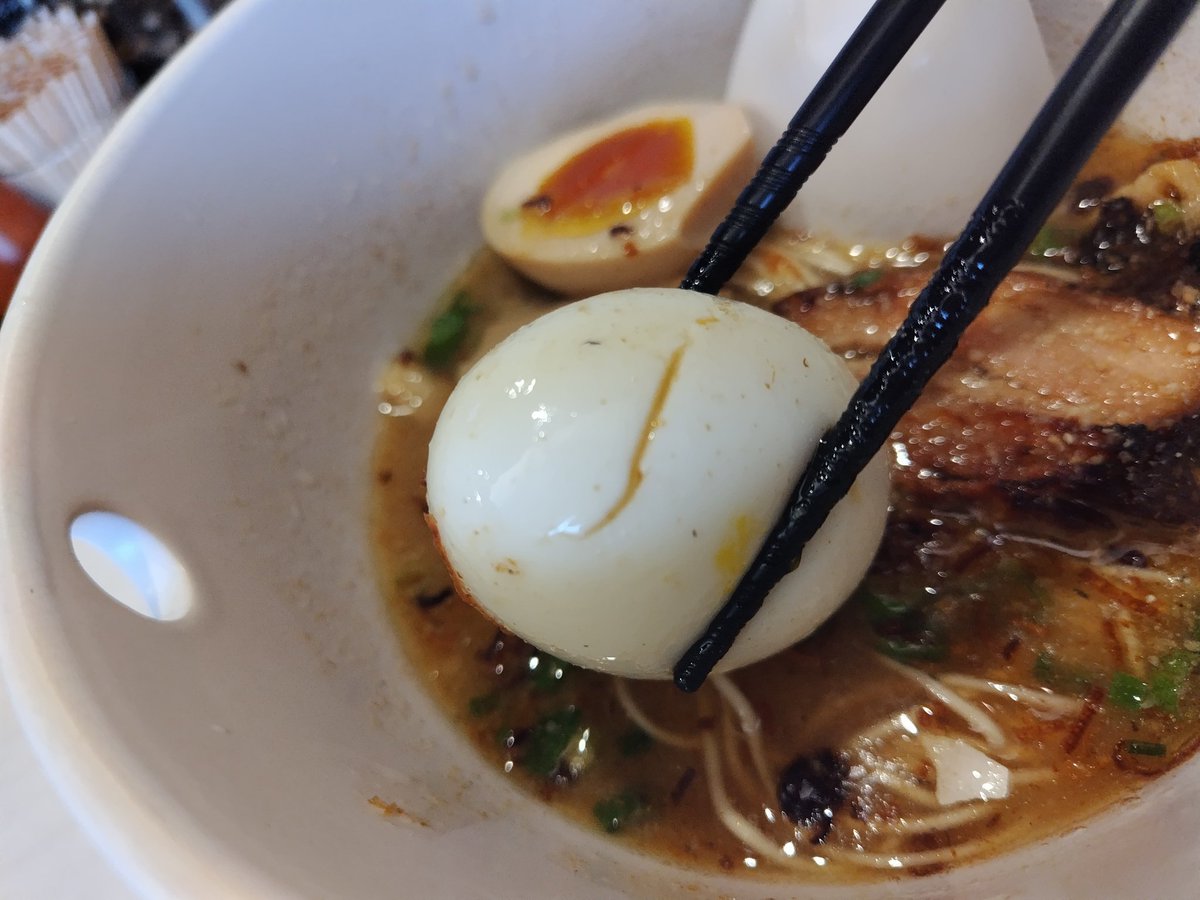 MikanzRf's tweet photo. 先週の金曜日、青空きっど零壱でラー活してきました🍜
今回は旨味とんしおそばと銀シャリ小を頂きました💃
何気に銀シャリを食べたのは、始めてでしたね🤭
#ラーメン
#青空きっど零壱
#塩ラーメン
#ラーメン大好き 
#ラーメンが好きです https://t.co/HLY5U0KRMf