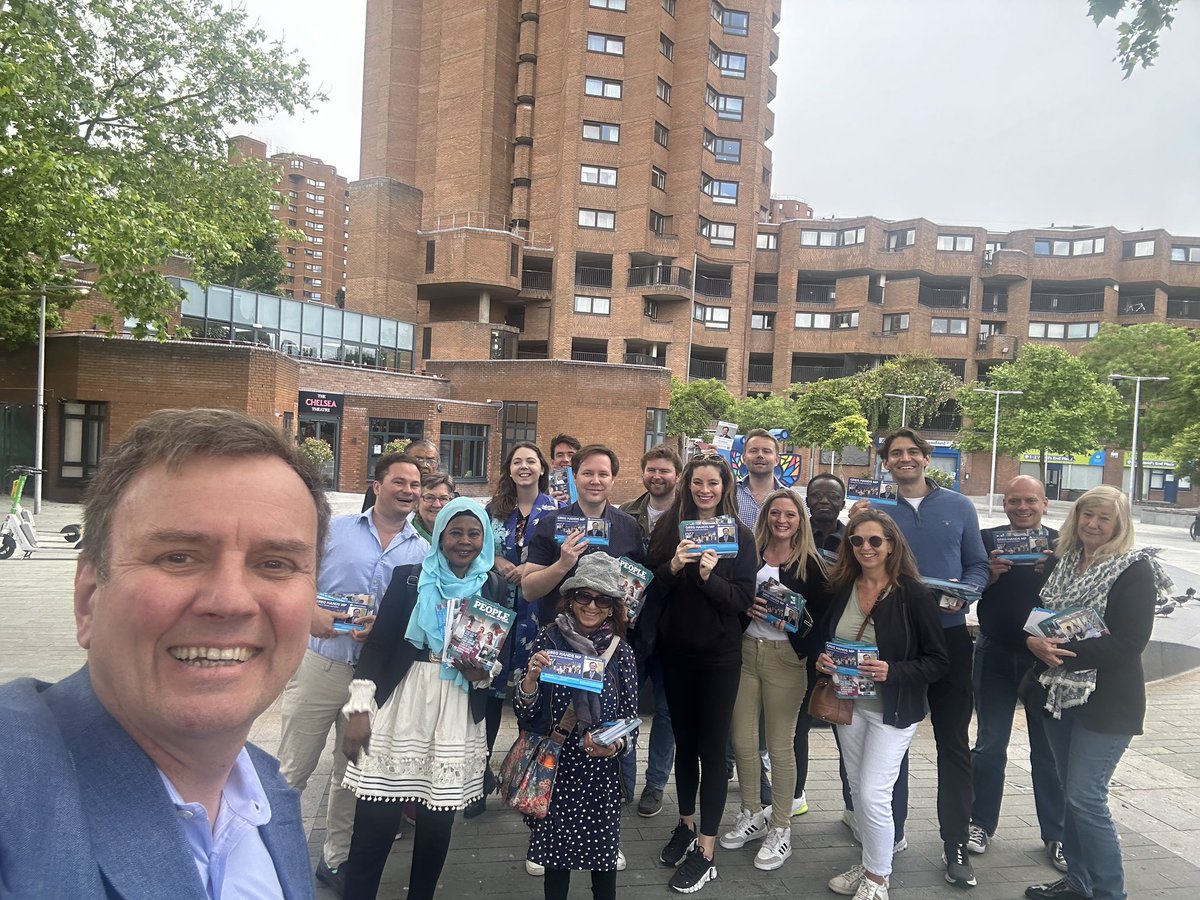 A terrific team out on the World’s End Estate in Chelsea this afternoon. Lots of support for my campaigns: ✅ save the buses from Mayor Khan ✅ fight the Battersea Bridge tower ✅ continue tough action on crime & anti-social behaviour. Vote Greg Hands on 4th July!