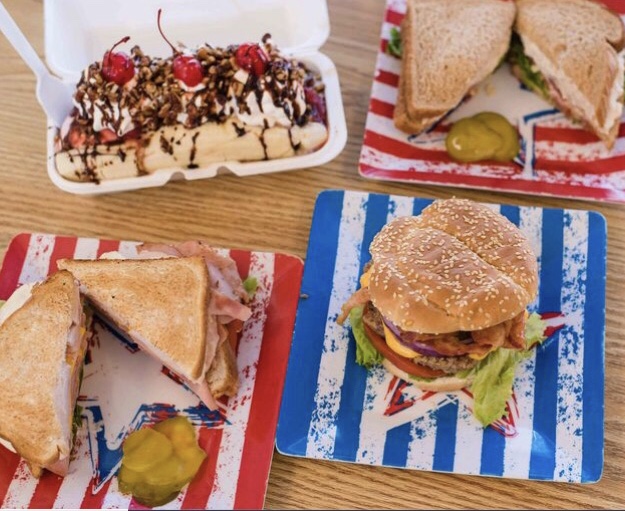 YeOleCHS's tweet photo. We are OPEN for Memorial Day! Come see us!🍔🍨🇺🇸
#yeolefashioned #chseats #holycityeats #chucktowneats #eaterchs #bitesofchs #chstoday #charleston #familyowned #hotdogs #BLTs #sandwiches #icecream #burgers #milkshakes #sundaes https://t.co/DqjlWIzOot